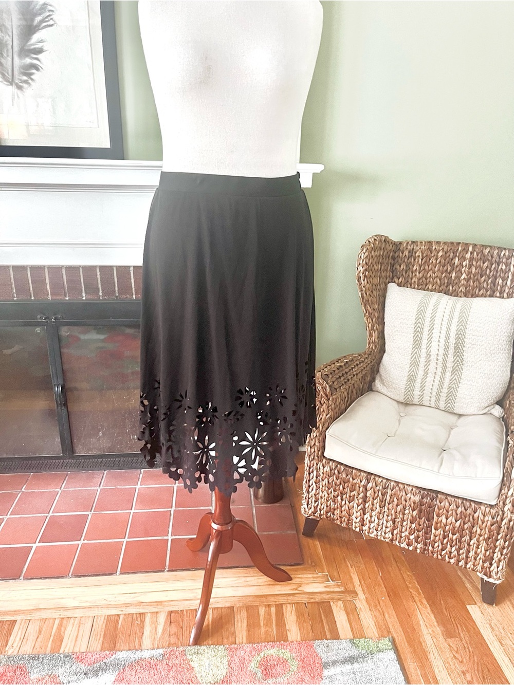 Black Laser-Cut Floral Midi Skirt | NWT | Size 26 | Floral Cutwork Hem